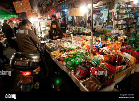 street markets in shanghai.